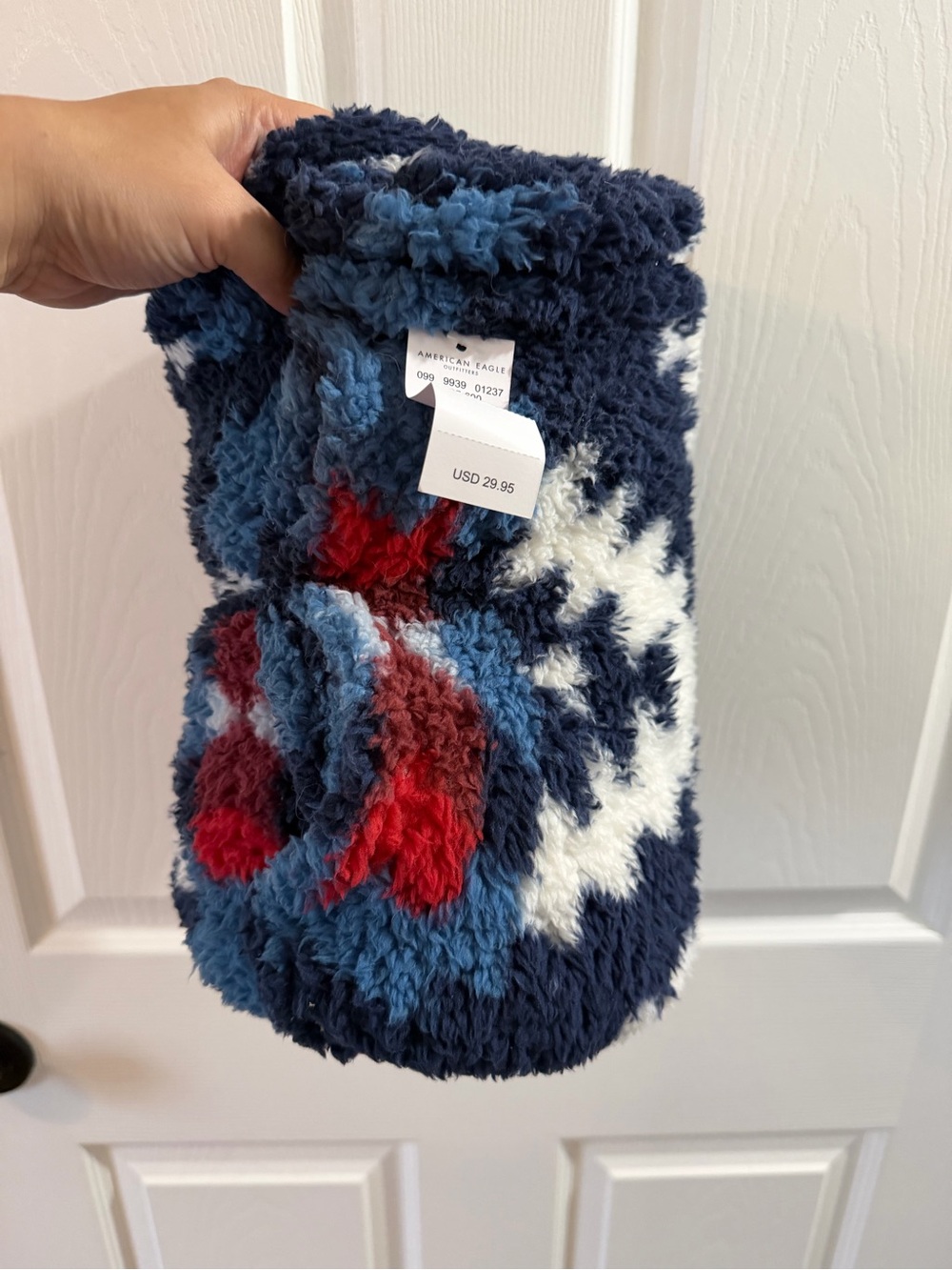 American Eagle Fuzzy throw in Navy, Blue, Red & White